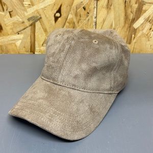 GUESS Ballcap Women’s - Like New